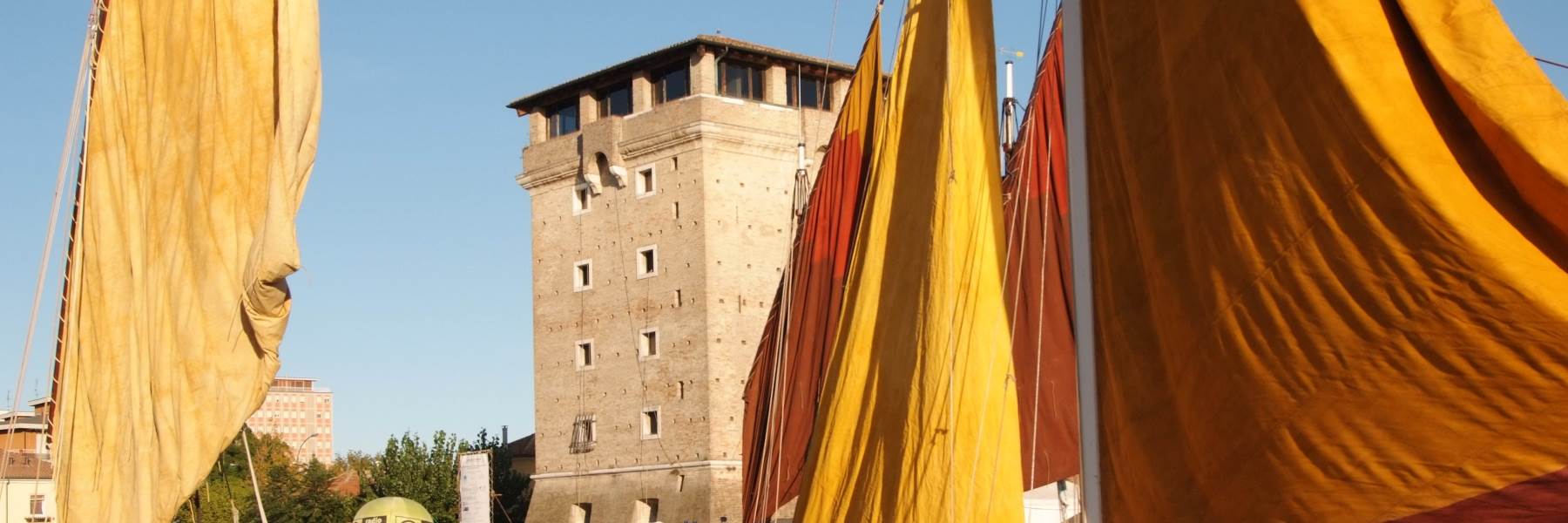 Die Altstadt von Cervia: vom Meer zu den Salzfeldern