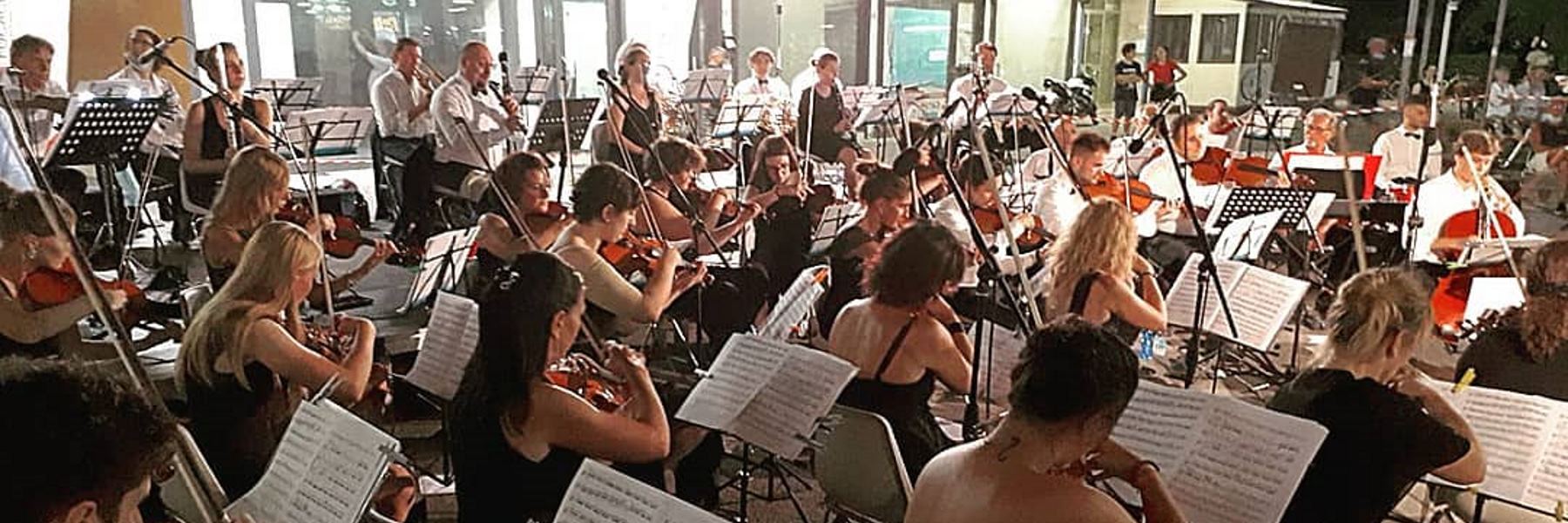 Konzert des Grande Orchestra Città di Cervia in Pinarella