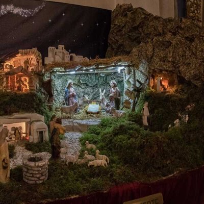 Animierte Weihnachtskrippe in der Kathedrale von Cervia