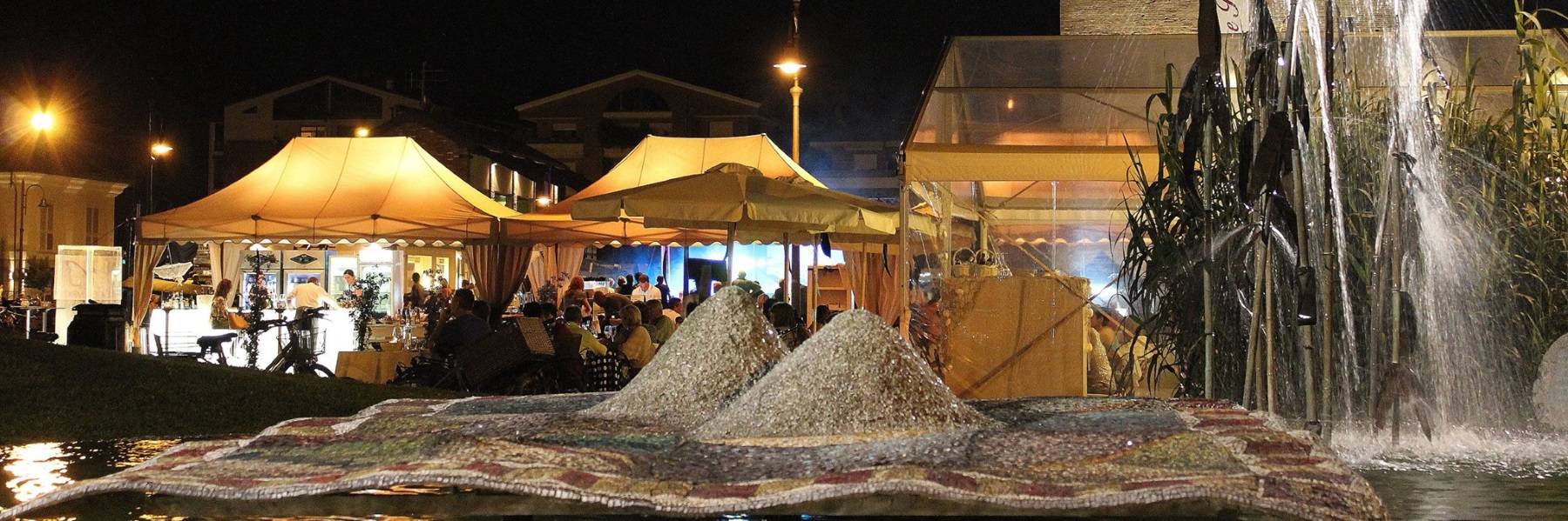 Il Tappeto Sospeso Fountain - The suspended carpet