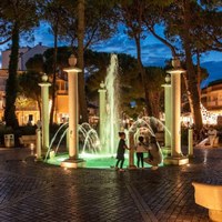 Rotonda Primo Maggio, the heart of Milano Marittima