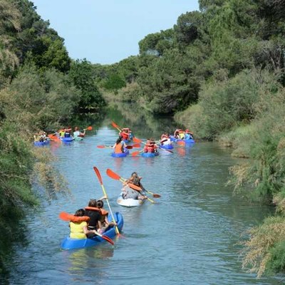 Excursion in the saltpan by canoe