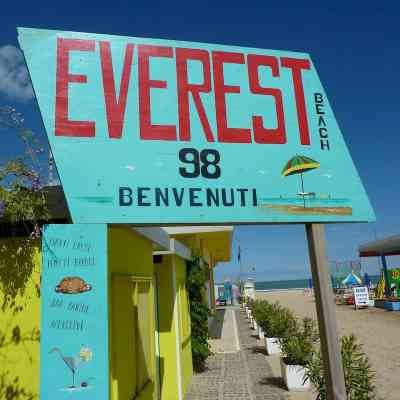 98 Everest bathing centre