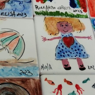 Let's play at the Museum! Creating in colour