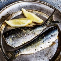 Breaded pilchards and sardines in scented Cervia salt