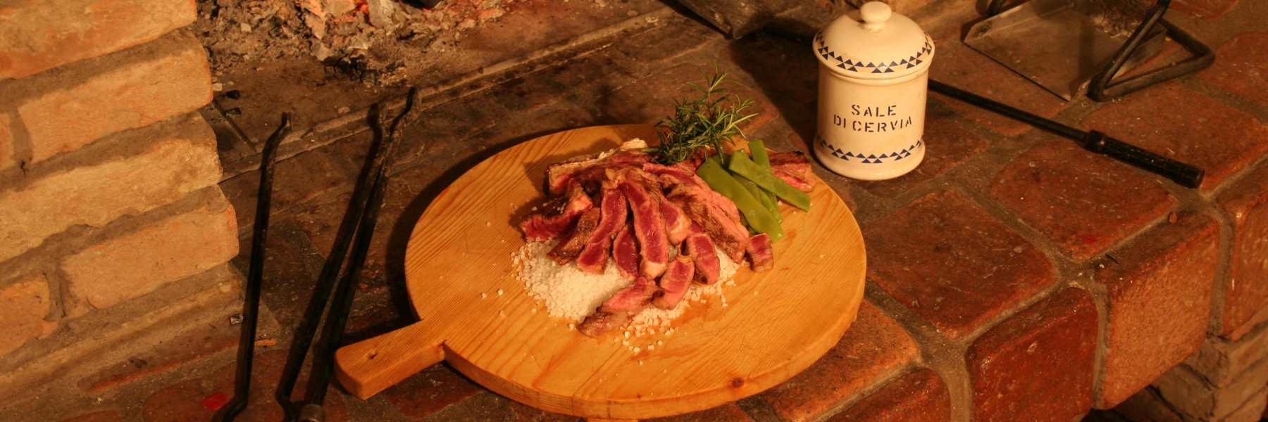 Fillet of veal in salt crust with herb sauce