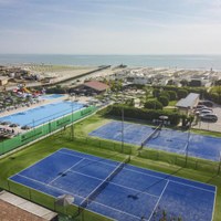 Centro Tennis presso Hotel Baya