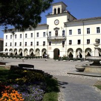 Jack Salino si affaccia sulla Piazza Garibaldi