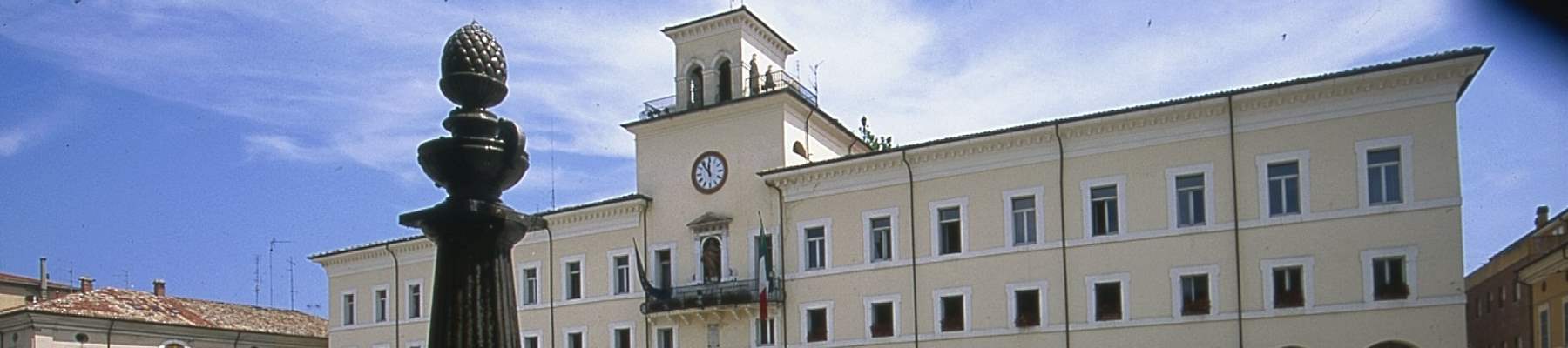 Jack Salino si affaccia sulla Piazza Garibaldi