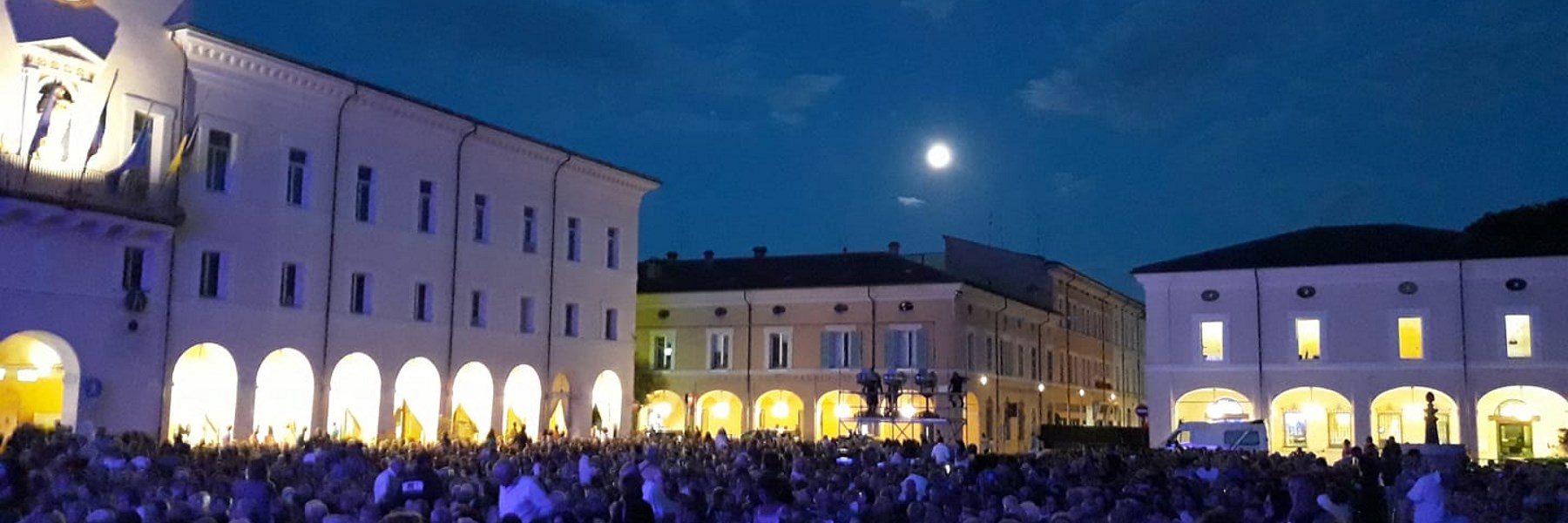 Samuele Bersani & Orchestra in concerto